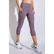 Load image into Gallery viewer, Capri Length  Yoga Pants with Pockets
